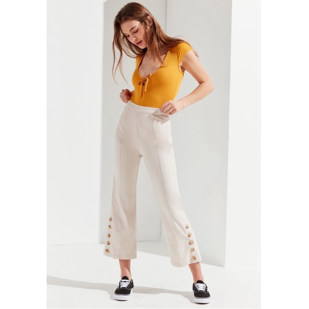 Urban Outfitters Sandra Side-Button Cropped Flare Linen Pants